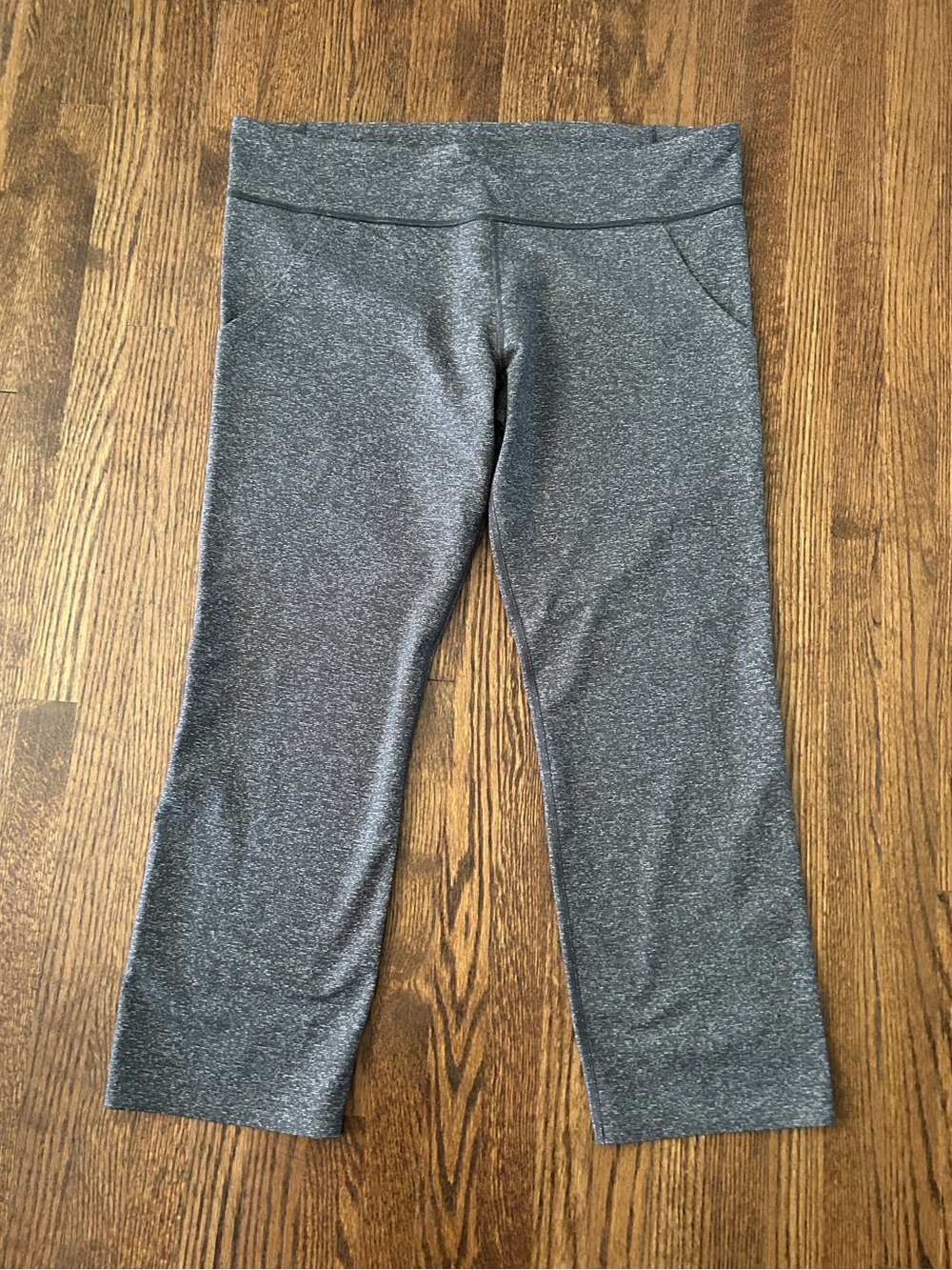 Under Armour HeatGear Heather Charcoal Grey Fitted Crop Leggings